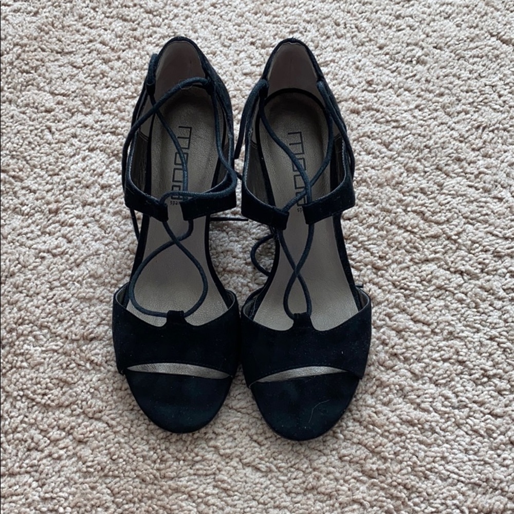 Moda Black Lace-up Wedges